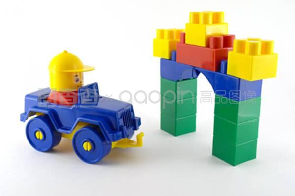 蓝色汽车.前置彩色玩具门的机械塑料玩具
